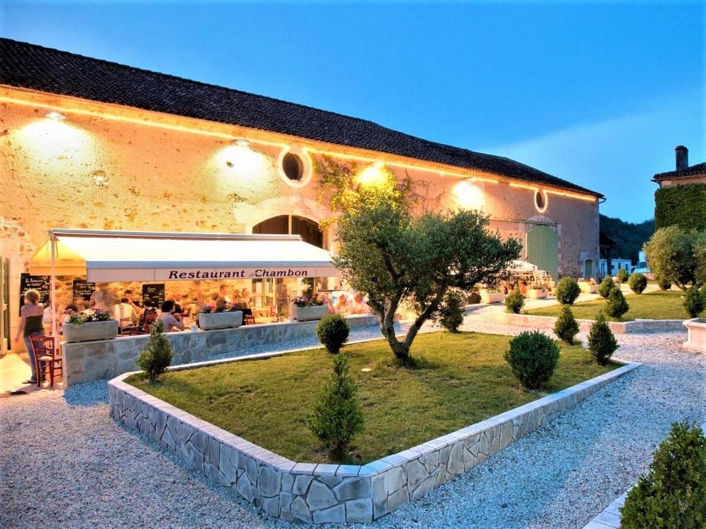 Hotel Camping Les Gorges Du Chambon Eymouthiers  Exterior foto